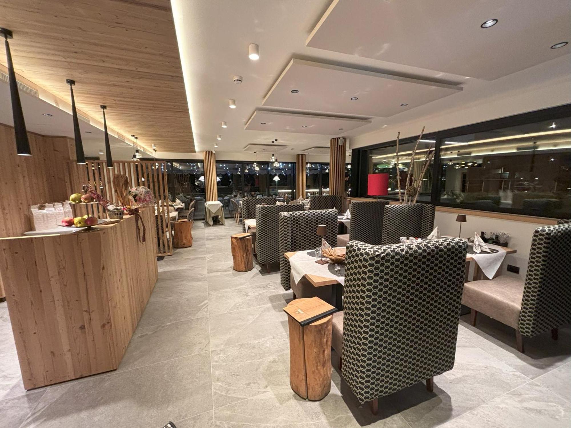 Alexander Hotel Alpine Wellness Dolomites Мольвено Экстерьер фото